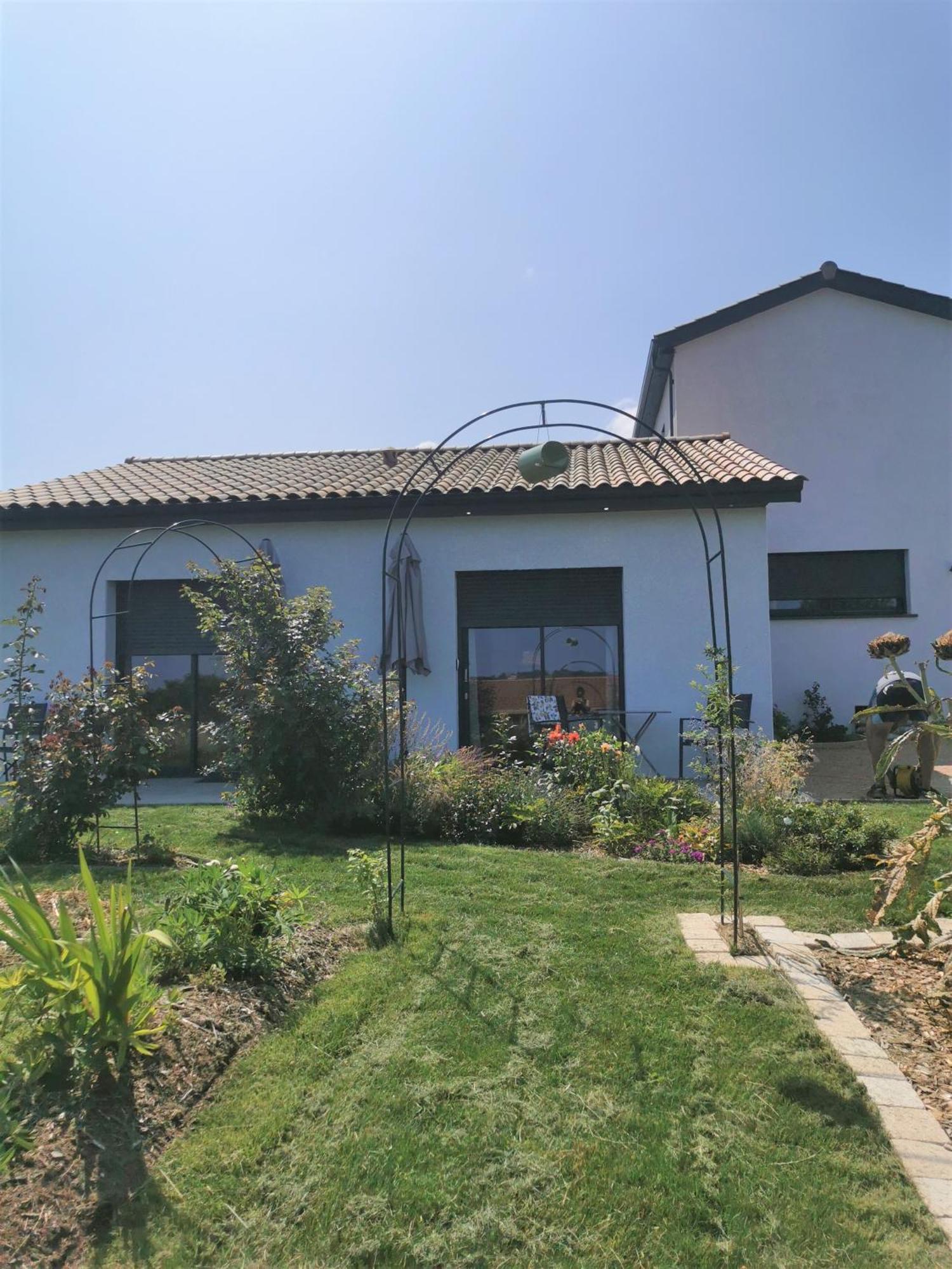 Au Jardin Des Deux Roches Bed & Breakfast Prisse Exterior photo